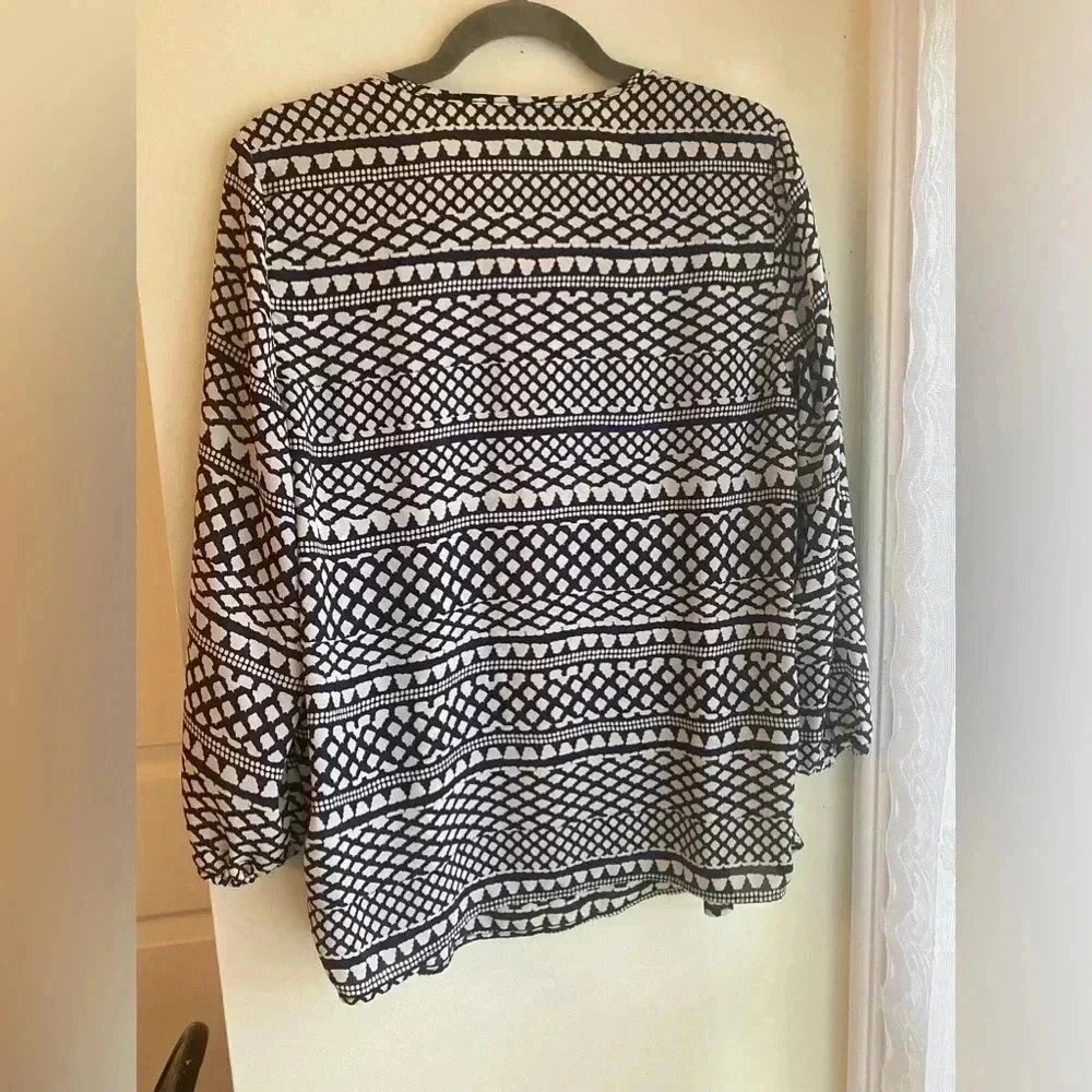 Collective Concepts Womens Peasant Blouse with Tassels V Neck Size Large Pattern - Picture 4 of 6